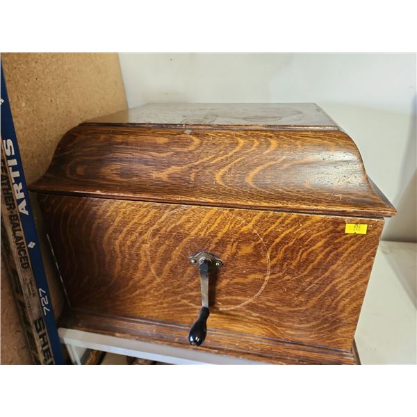 Antique Victrola Gramaphone In Working Order 19L