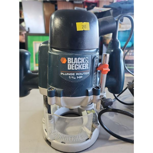 1 3/4 Black Decker Plunge Router