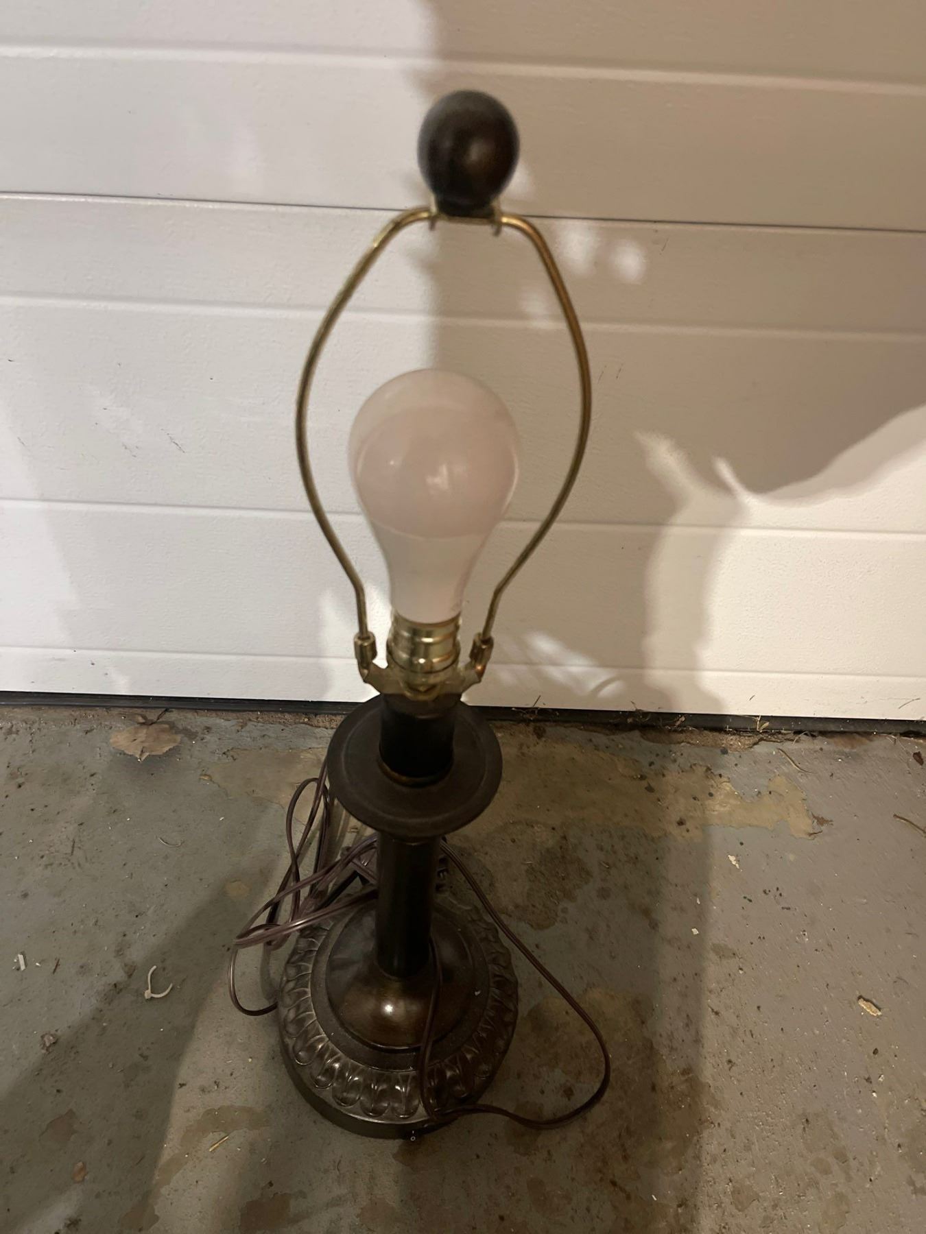 Lamp Base no shade Beck Auctions Inc.