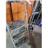 Image 2 : Metal Dolly & Step Stool 47T