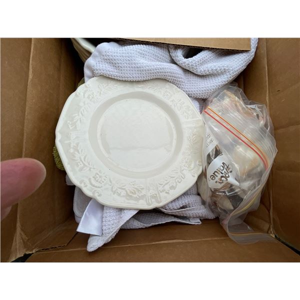 Corningware Dinner Plates with Sea Shells