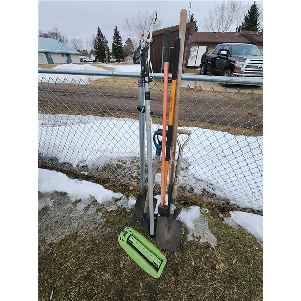Shovel Collection with Tree Trimmer