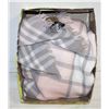 Image 1 : NEW BK PINK, GREY, WHITE 54 X 54 SHAWL
