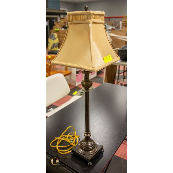 VINTAGE TABLE LAMP 30"