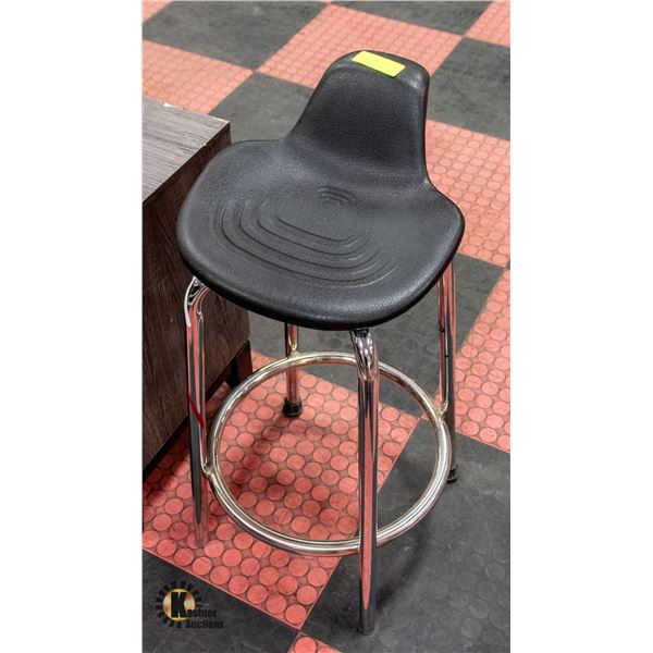 WORK SHOP STOOL
