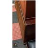 Image 2 : KNECHTEL QUALITY FURNITURE WOOD BUFFET AND HUTCH