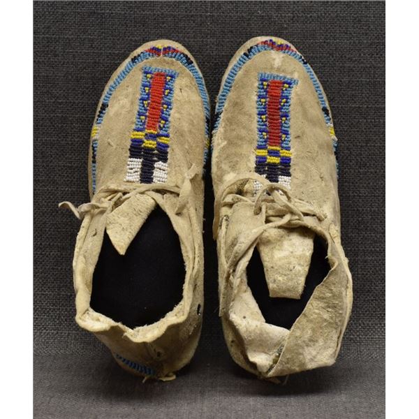 PLAINS INDIAN MOCCASINS