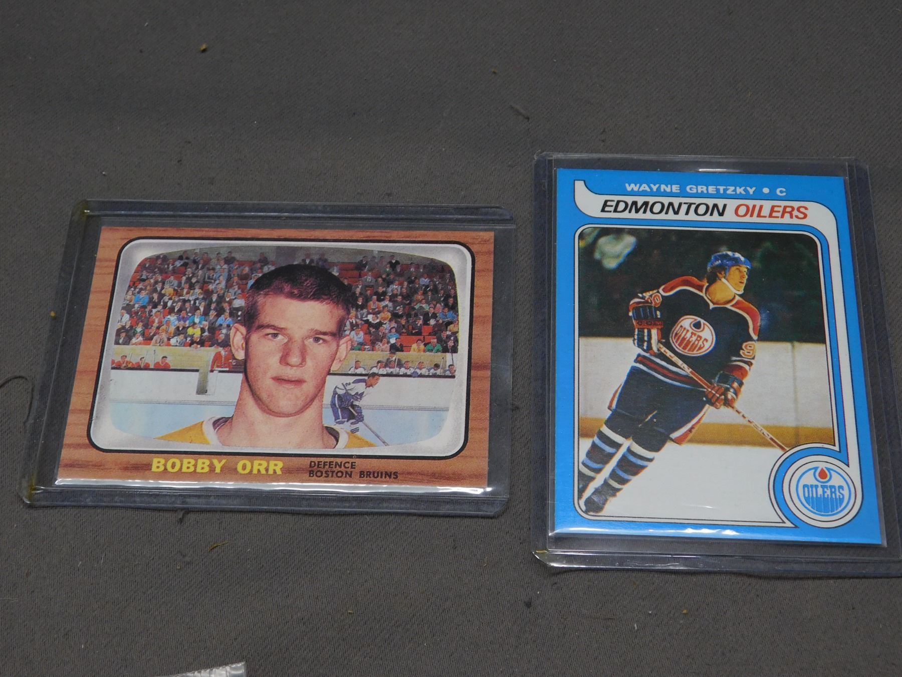 Mint Condition Wayne Gretzky & Bobby Orr Reprint Rookie Cards