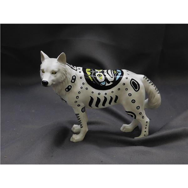 Resin Decorative Indigenous Style Artwork on Wolf Sculpture Figurine