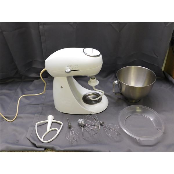Hamilton Beach Electrics Mixer in White with Bowl & Alternate Whisks