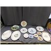 Image 1 : 3 serving platters + 10 decorative plates