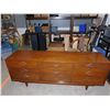 Image 1 : Vintage Walnut MCM 9 Drawer Dresser