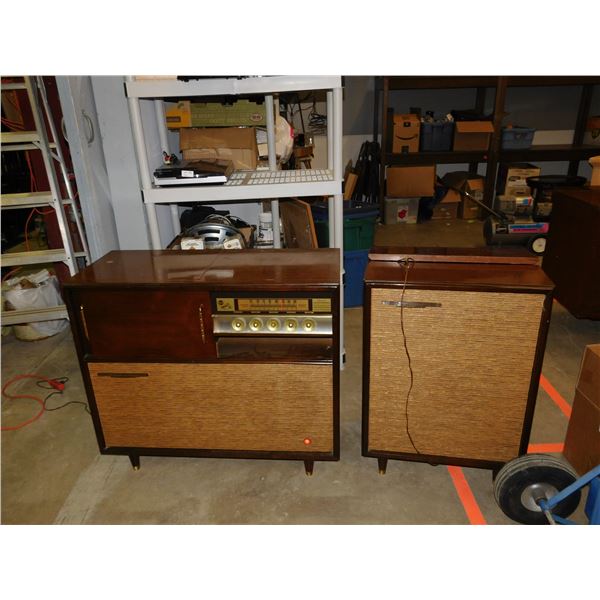 Wooden Vintage RCA-stereo-phonic radio photo combination model SHC461 The New Debonair w Speaker