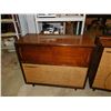 Image 4 : Wooden Vintage RCA-stereo-phonic radio photo combination model SHC461 The New Debonair w Speaker