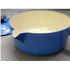 Image 7 : Le Creuset Ceramic Sauce Pan with Lid Blue w Wooden Handle Made in France 1.8L 152 1/314 US