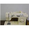 Image 2 : Singer 4525 C Sewing Machine with Accessories