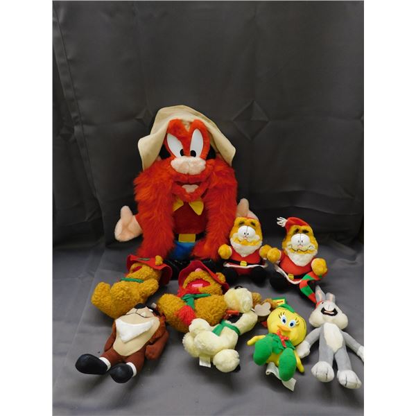 Lot of Assorted Vintage Plushies Garfield, Yosemite Sam, Tweety, Etc