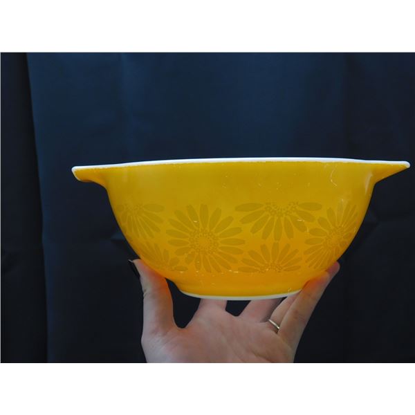 Pyrex Yellow Sunflower Cinderella Mixing Bowl  442 1-1/2qt
