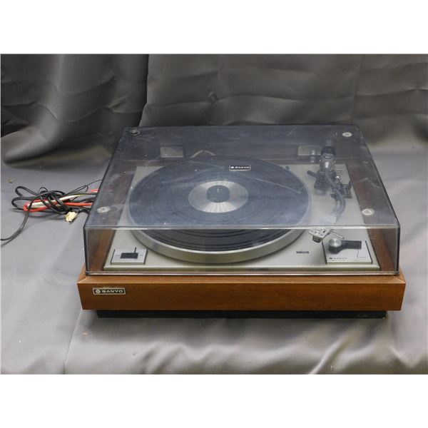 Sanyo Model TP 625 Turntable Record Player