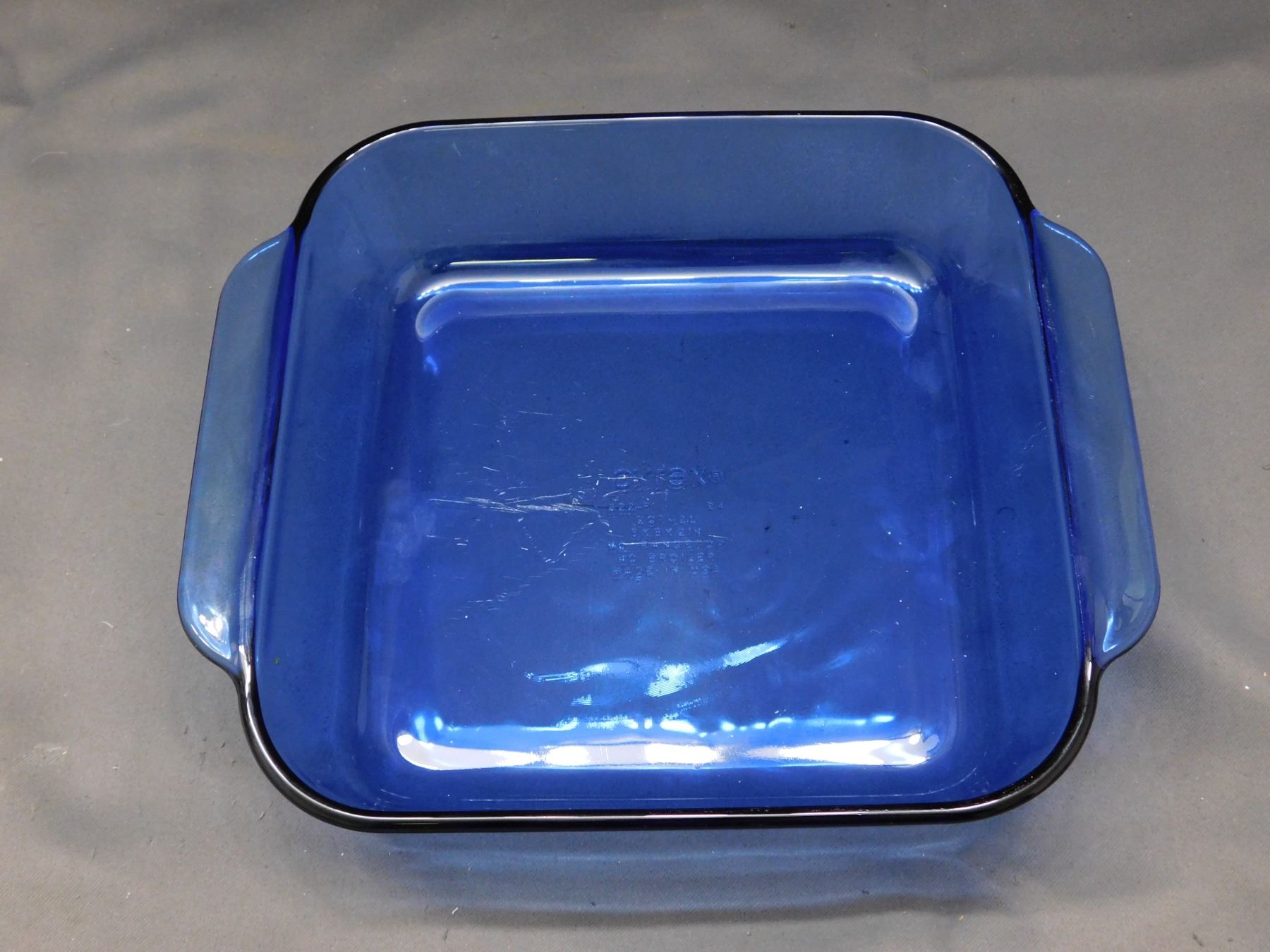 Pyrex 222 pyrex Cobalt Blue Glass 8x8 2 qrt 222-R Baking Dish