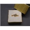 Image 1 : 10k Gold Ring w 3 Diamonds