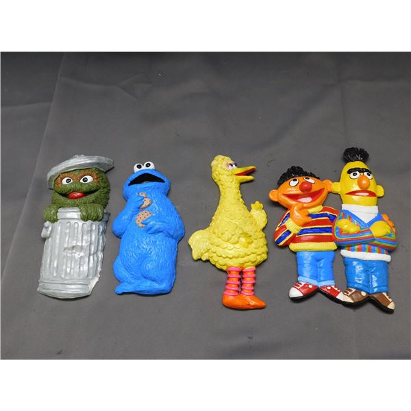 4pc Sesame Street Chalkware Set Oscar The Grouch, Bert & Ernie, Cookie Monster, Big Bird