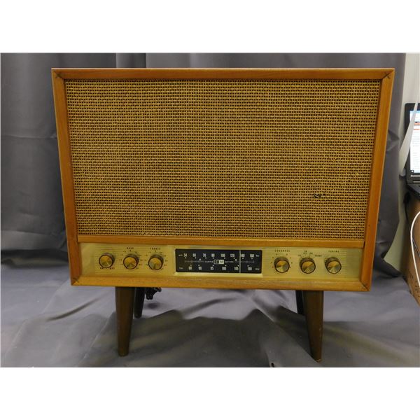 Curtis Mathes Model 2918A Walnut Radio MCM Mid Century