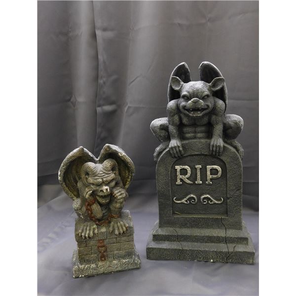 Pair of Polystone Gargoyles Decorations Halloween