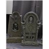 Image 2 : Lot of 4 Polystone Tombstone Lenticular Transforming Portraits Halloween Decorations