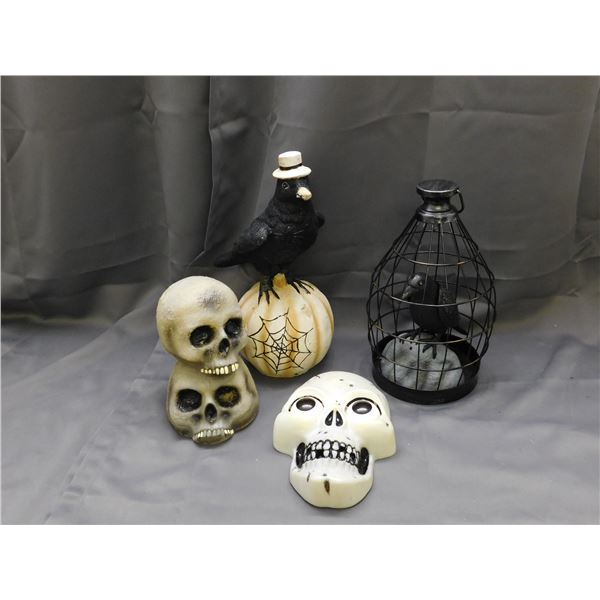 Lot of 4pcs Halloween Decorations Skulls, Raven / Crows