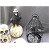 Image 3 : Lot of 4pcs Halloween Decorations Skulls, Raven / Crows