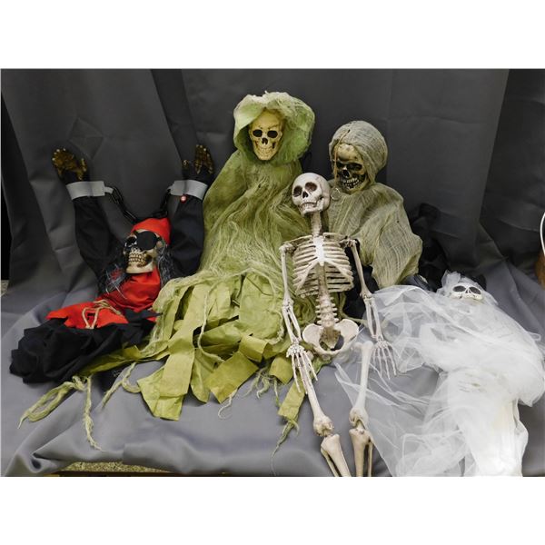 Lot of 5 Halloween Skeleton Decorations