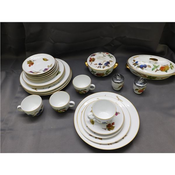 4 Place Setting, Serving Bowls, Jam Jars, Royal Worcester Porcelain "Evesham"