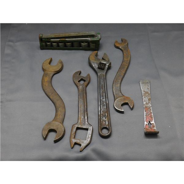 Lot of Vintage Wrenches, Sockets, Crowbar