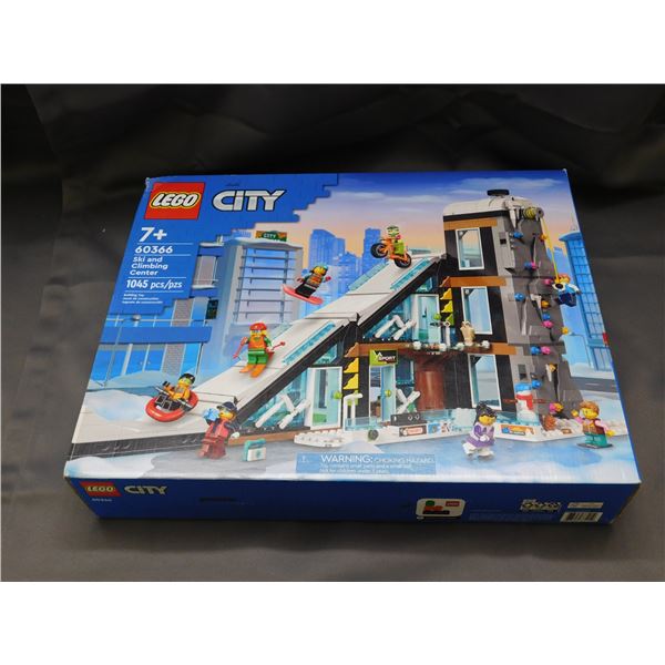 NEW SEALED LEGO City Ski and Climbing Center 60366