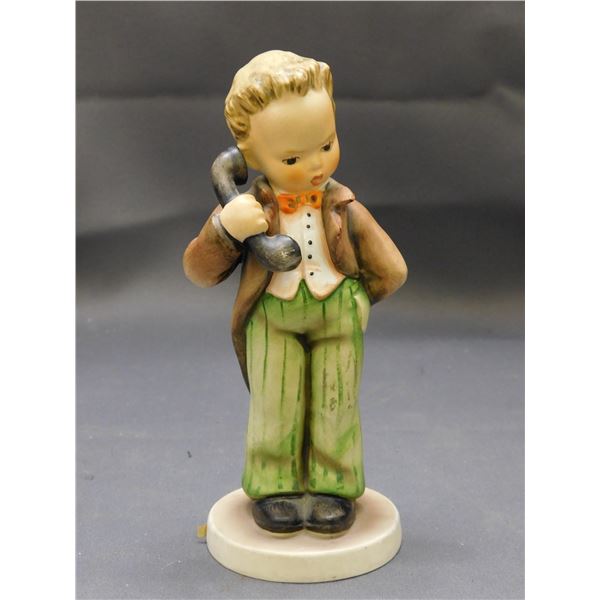 Porcelain Figurine Goebel Hummel "Hello" 124/0