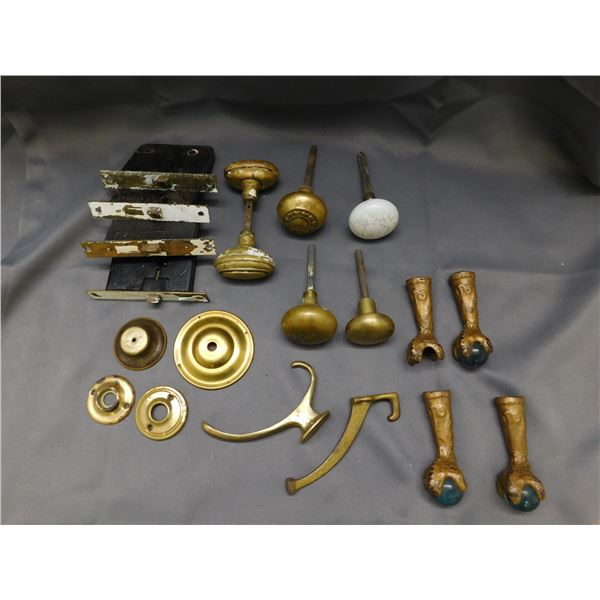 Lot of Vintage / Antique Brass Knobs, Door Hardware, Drawer Pulls, Claw Foot