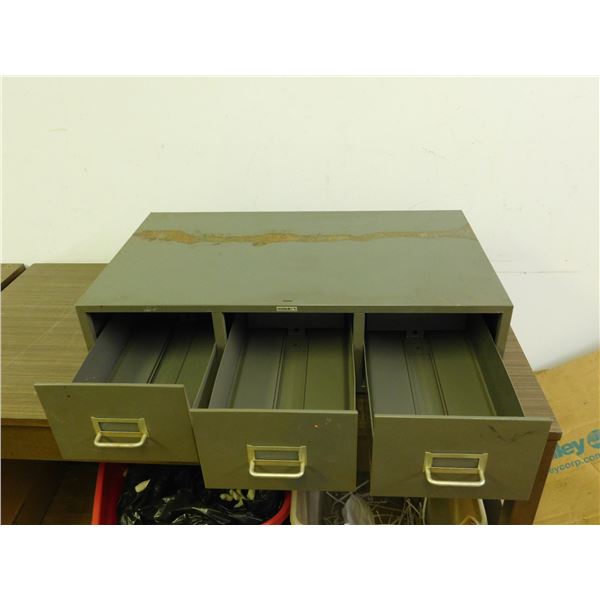 6x8 3 Drawer Filing Cabinet 28" x 16" x 8"