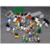 Image 1 : LEGO Robinhood 9 Minifigs 2 Horses, Weapons & Bricks