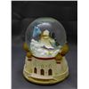 Image 3 : Disney Aladdin  Music Box Snow Globe "A Whole New World"