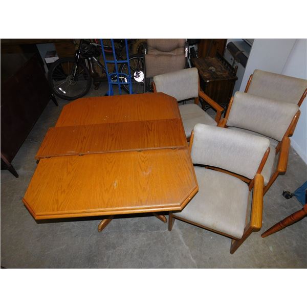 Vintage Wooden Oak Top Dining Room Table w Leaf and 4 Upholstered Oak Chairs