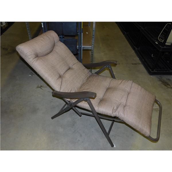 Fold Out Reclining Patio Lounge Lawn Chair Modern w Cushion