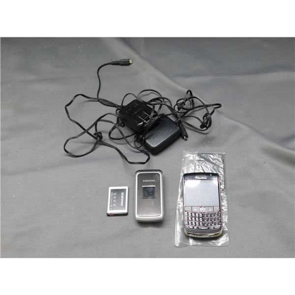 Lot of 2 Blackberry Bold w Battery & 2 Chargers, Samsung Flip Phone w battery