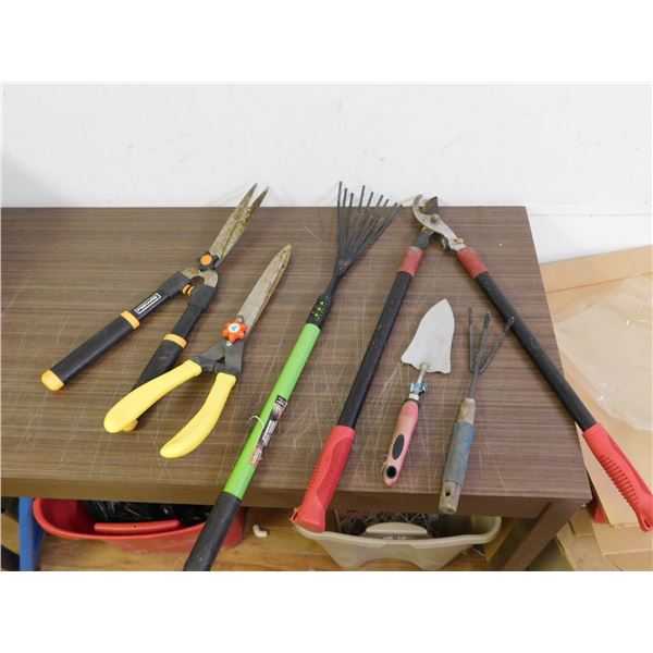Lot of 6 Gardening / Lawn Maintenance Tools Branch Snippers, Hand Shovel, Rake, Hedge Trimmers