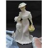 Image 3 : Lot of 3 Coalport Figurines "The Gay Nineties", "Springtime", "Lisa"