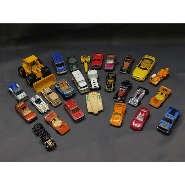 Lot of 25+ Die Cast Cars Hot Wheels, Matchbox , Majorette, etc