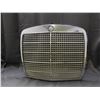 Image 1 : Mercedes Benz Front Chrome Grill