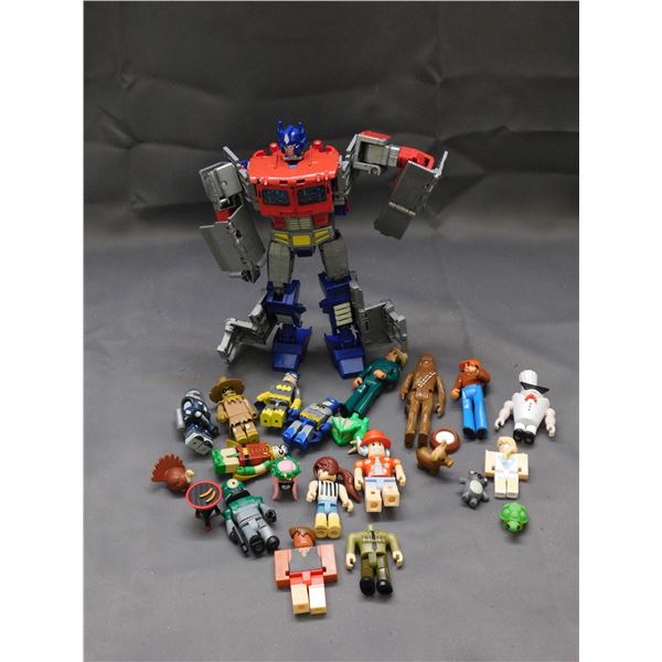 Lot of DC Minimates,  Optimus Prime, Roblox, 3 3/4" Toys