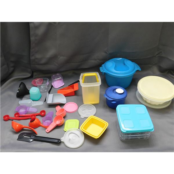 Lot of Assorted Vintage Tupperware Food Storage Containers, Bowls, Measuring Spoons, Etc