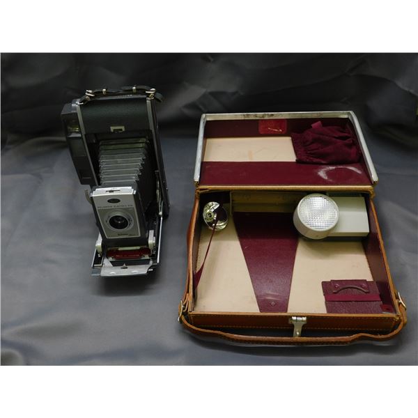 Polaroid 900 Electric Eye Land Camera w Case & Accessories